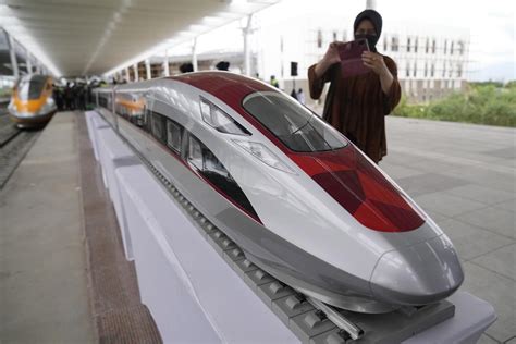 Chinese Premier Li Qianq takes a test ride on Indonesia’s new high-speed railway